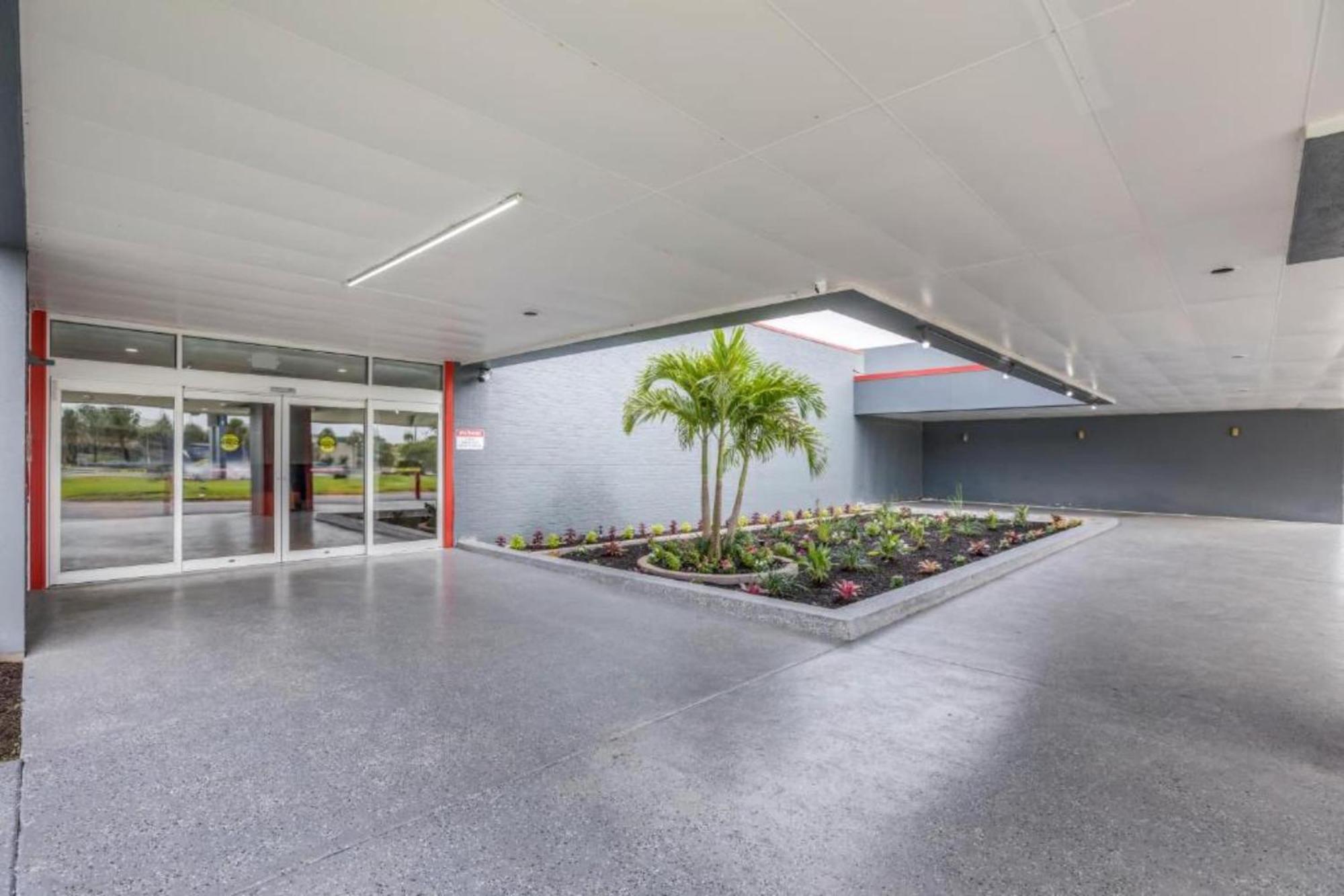 Oyo Hotel Orlando Airport Exterior photo